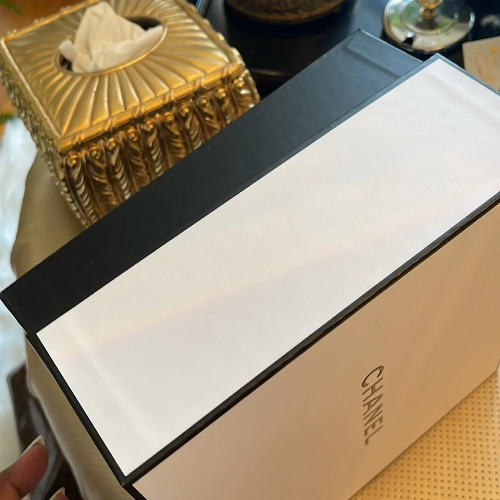 Authentic Chanel Box - Picture 11 of 11